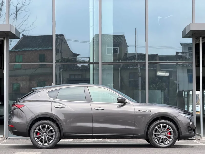 Maserati Levante — фото 3