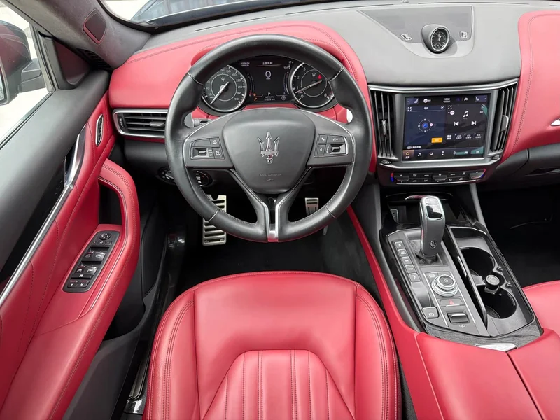 Maserati Levante — фото 10