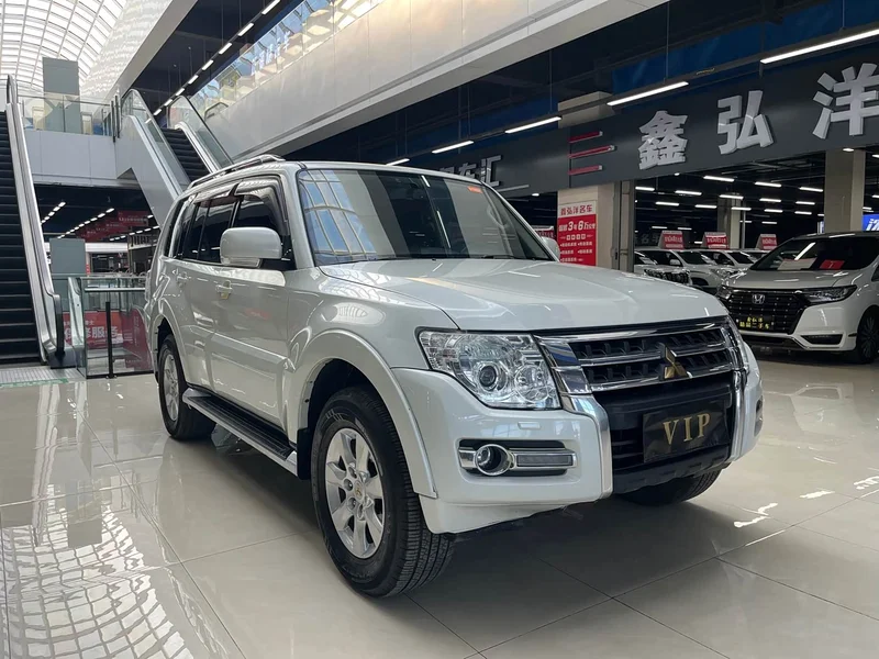 Mitsubishi Pajero — фото 3