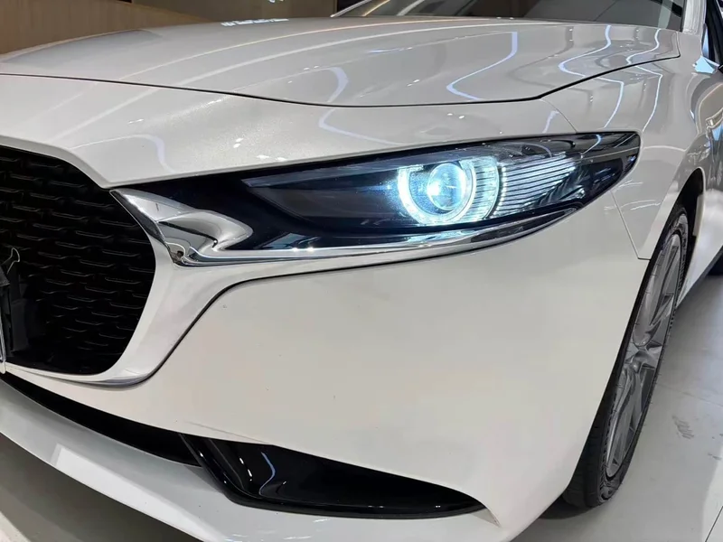Mazda 3 Axela — фото 15