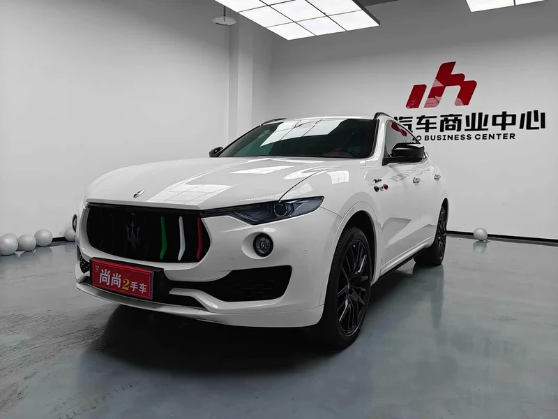 Maserati Levante — фото 1