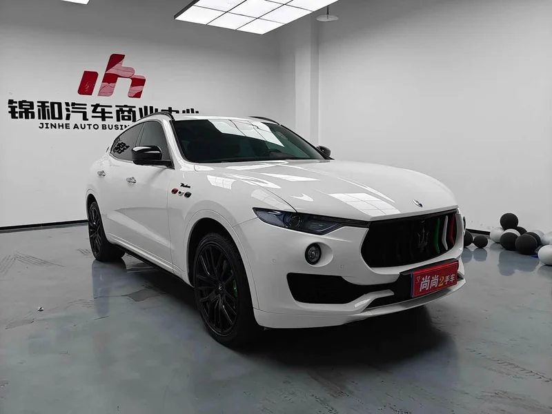 Maserati Levante — фото 3