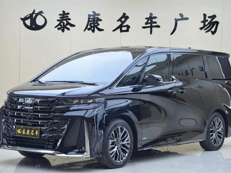 Toyota Vellfire — фото 1