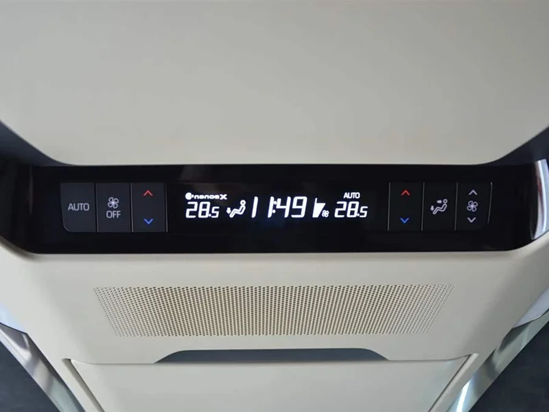 Toyota Vellfire — фото 16