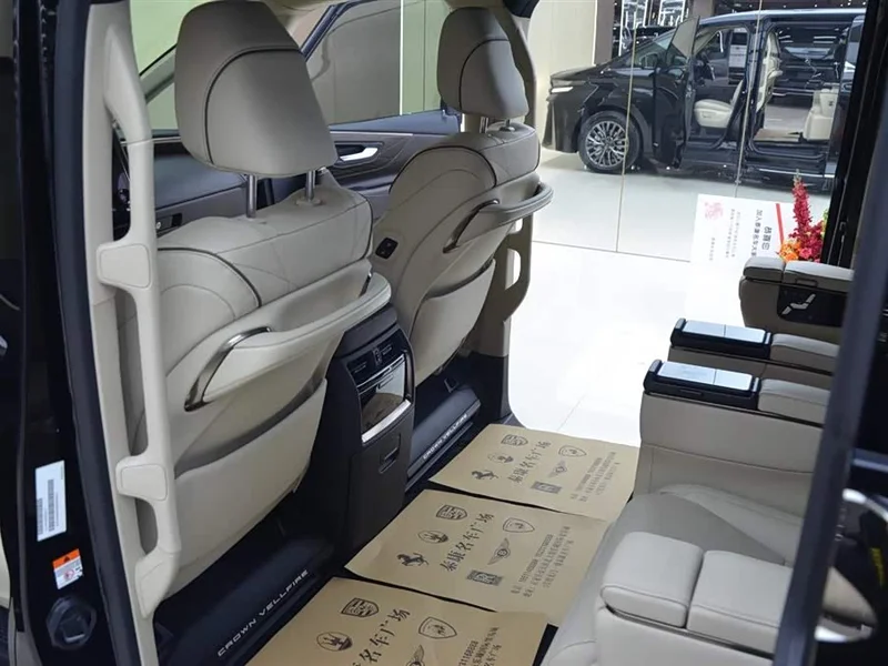 Toyota Vellfire — фото 5