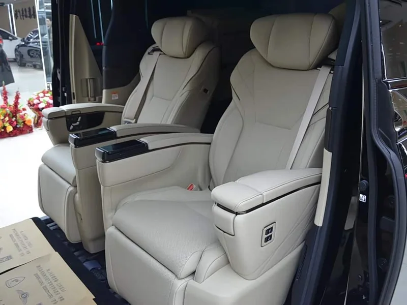 Toyota Vellfire — фото 6