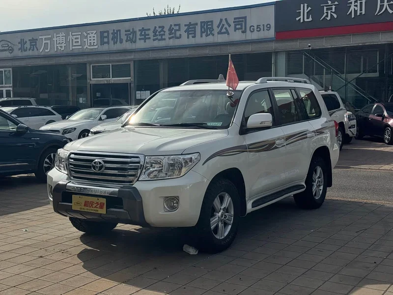 Toyota Land Cruiser (Imported) — фото 1