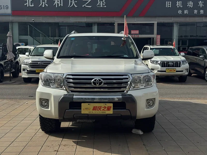 Toyota Land Cruiser (Imported) — фото 2