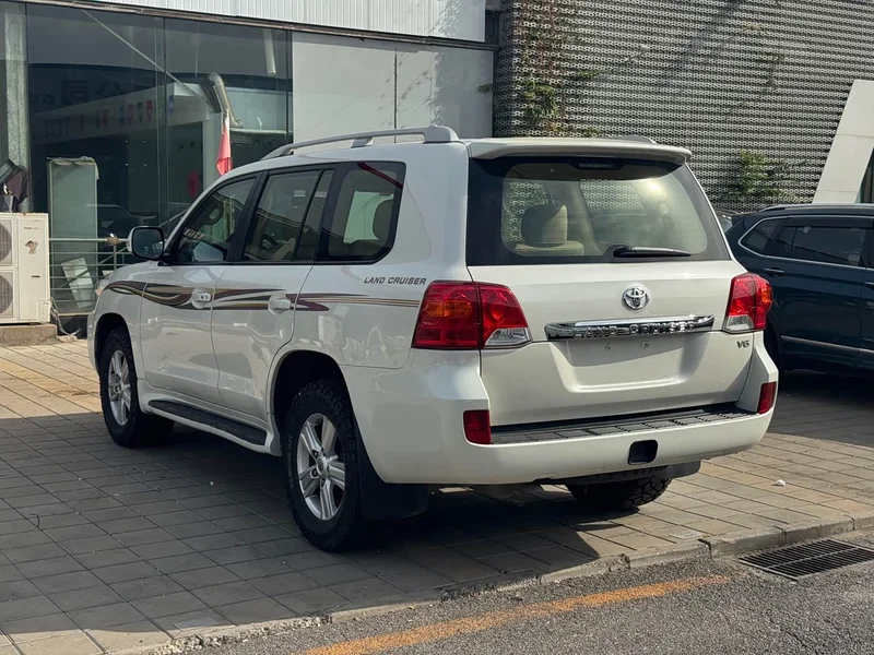 Toyota Land Cruiser (Imported) — фото 4