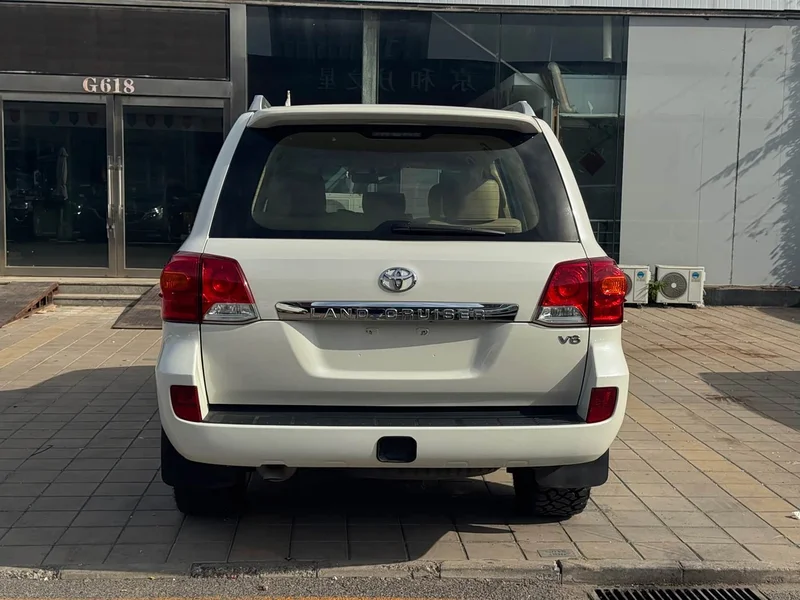 Toyota Land Cruiser (Imported) — фото 5