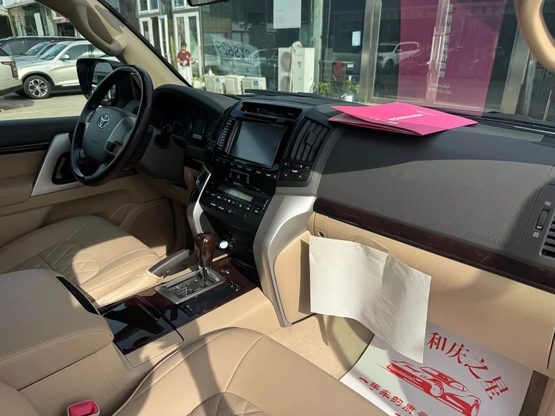 Toyota Land Cruiser (Imported) — фото 10