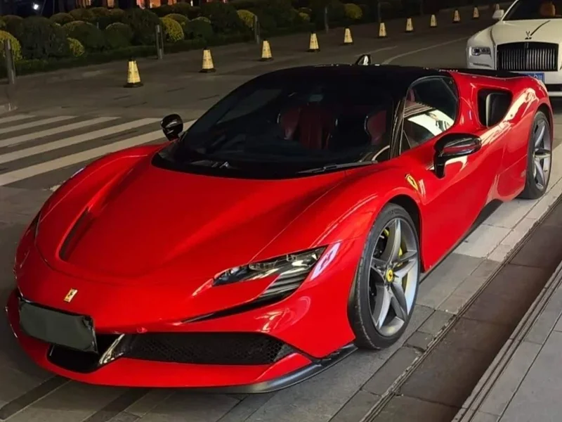 Ferrari SF90 — фото 1
