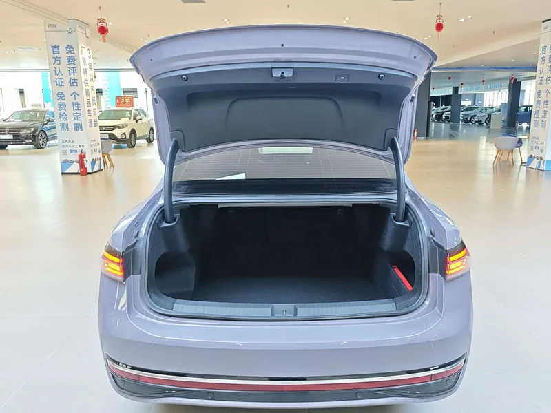 Volkswagen Passat — фото 8