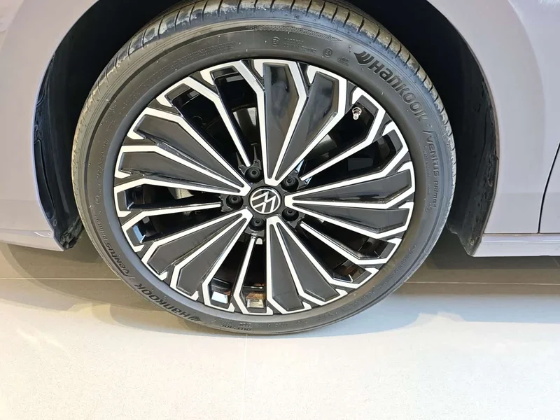 Volkswagen Passat — фото 9
