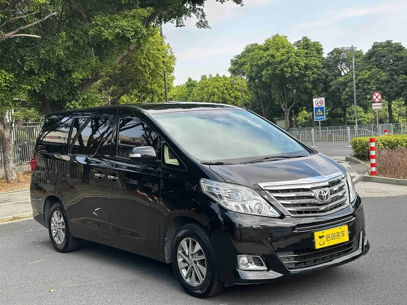 Toyota Alphard — фото 3