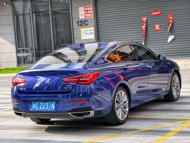 Hongqi H5 — фото 13