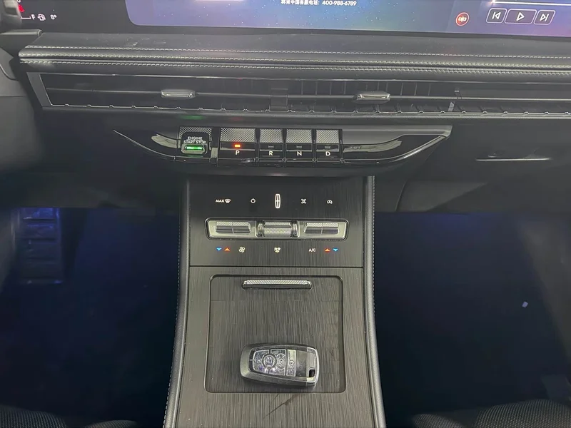 Jeep Renegade — фото 15