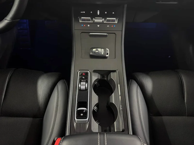 Jeep Renegade — фото 16