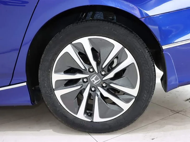 Honda Accord — фото 19