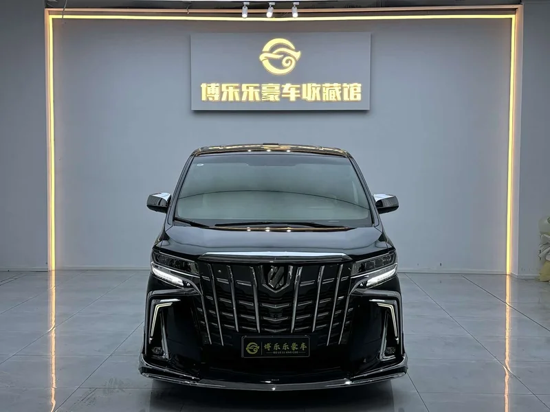 Toyota Alphard — фото 2
