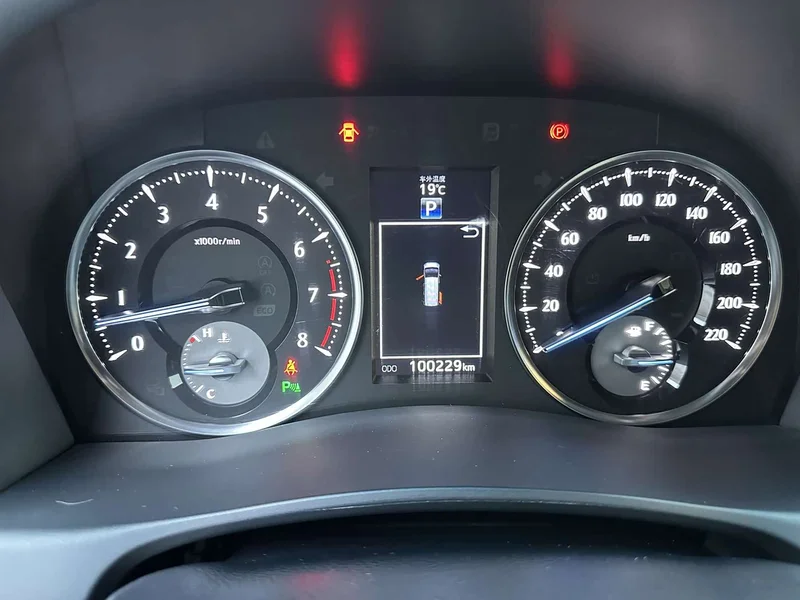 Toyota Alphard — фото 7