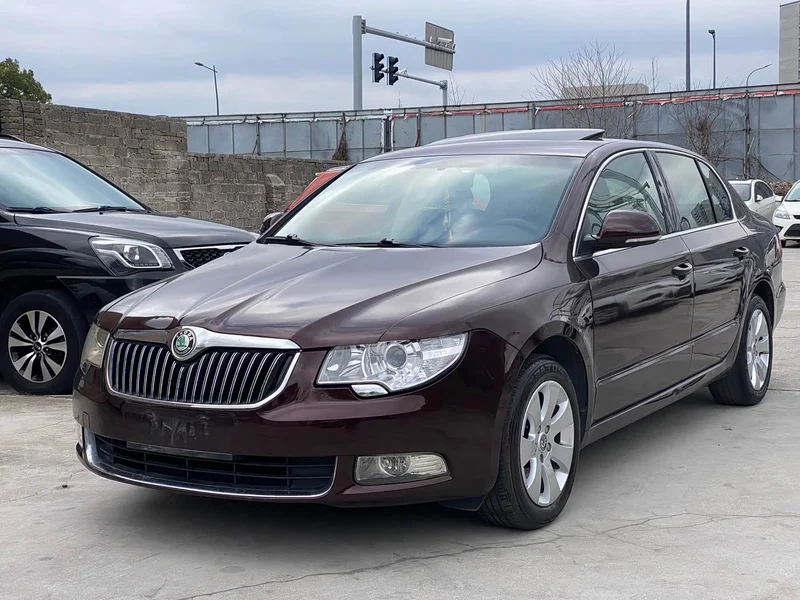 Volkswagen Superb — фото 1