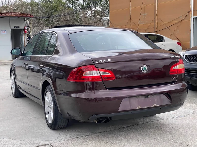 Volkswagen Superb — фото 15