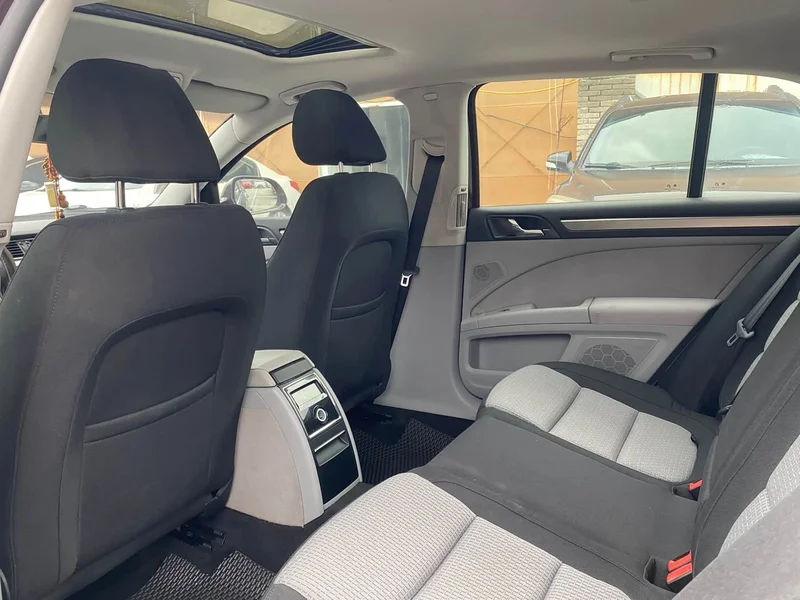 Volkswagen Superb — фото 9