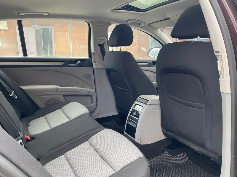Volkswagen Superb — фото 10