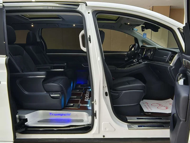 GAC Trumpchi M8 — фото 12