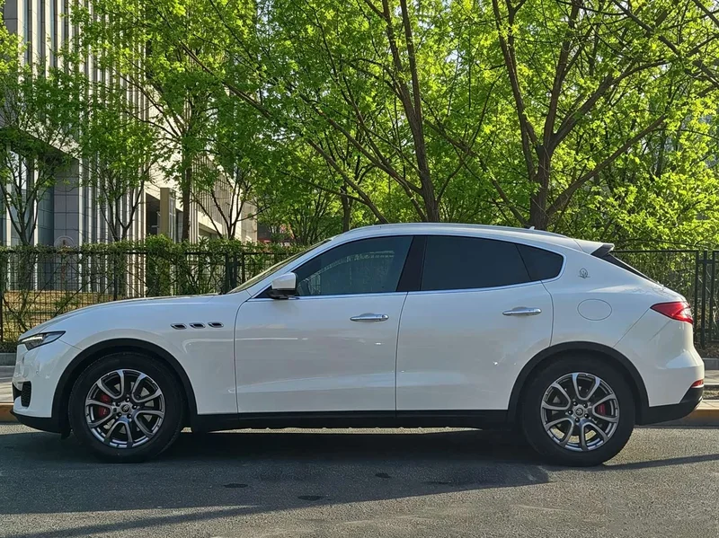 Maserati Levante — фото 2