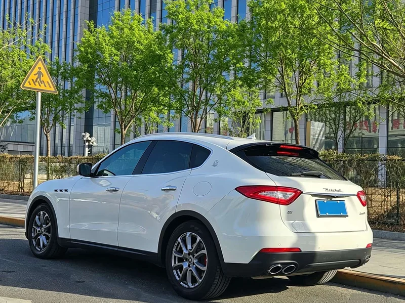 Maserati Levante — фото 3