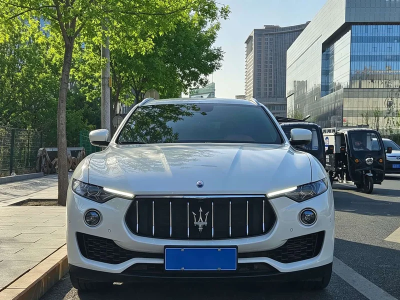 Maserati Levante — фото 4