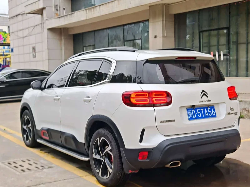 Peugeot C5 Aircross — фото 6
