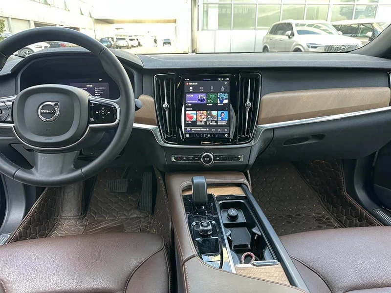 Volvo S90 — фото 4
