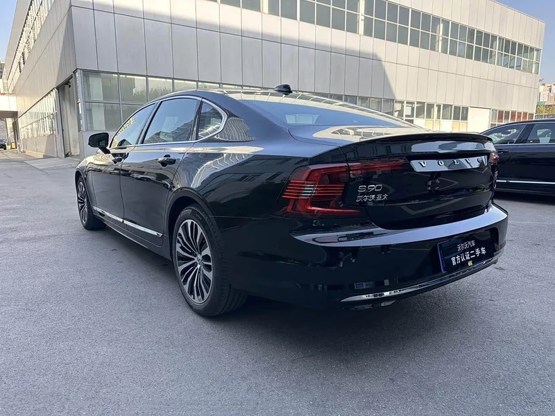 Volvo S90 — фото 10