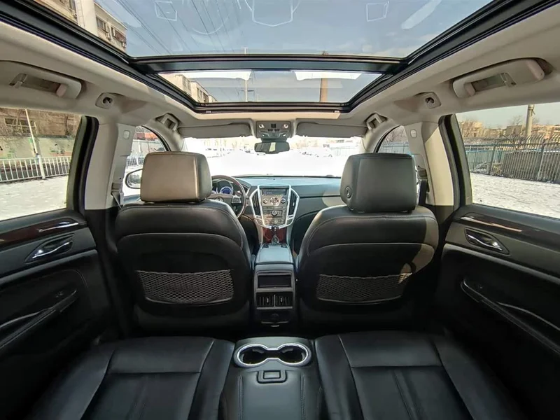 Cadillac SRX — фото 18