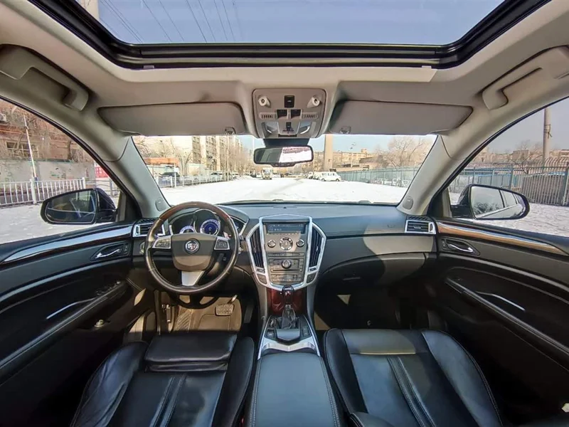 Cadillac SRX — фото 9
