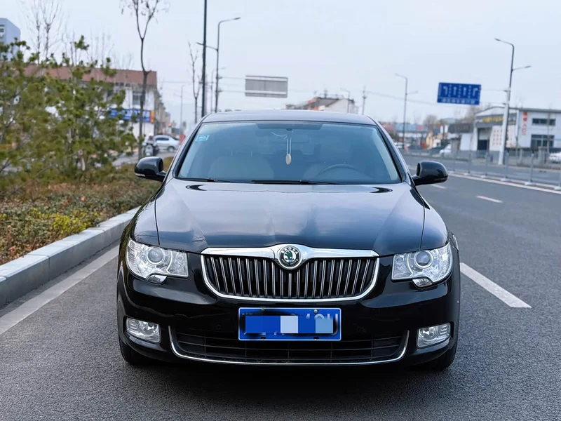 Volkswagen Superb — фото 1