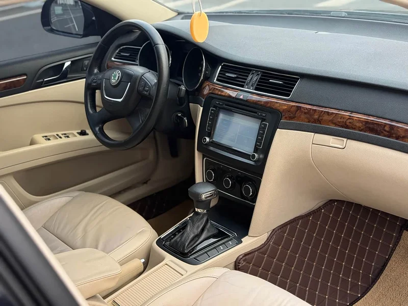 Volkswagen Superb — фото 9