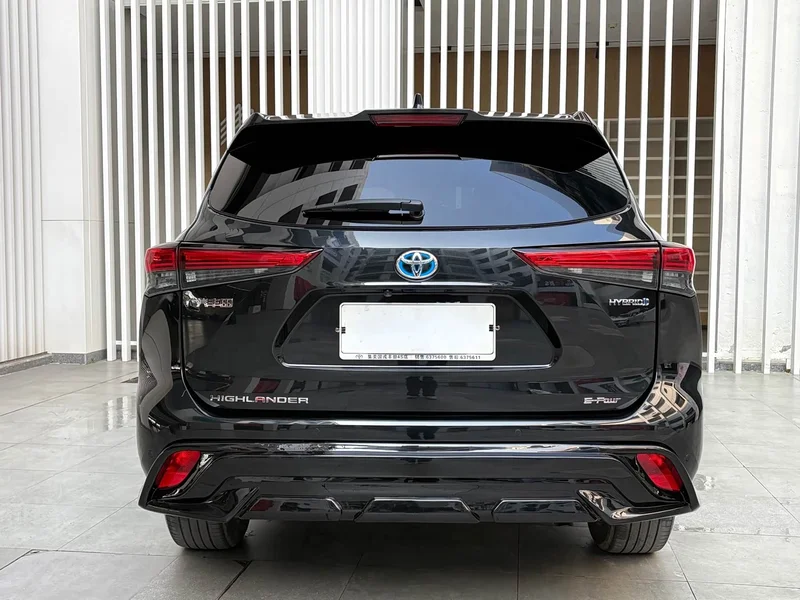 Toyota Highlander — фото 18