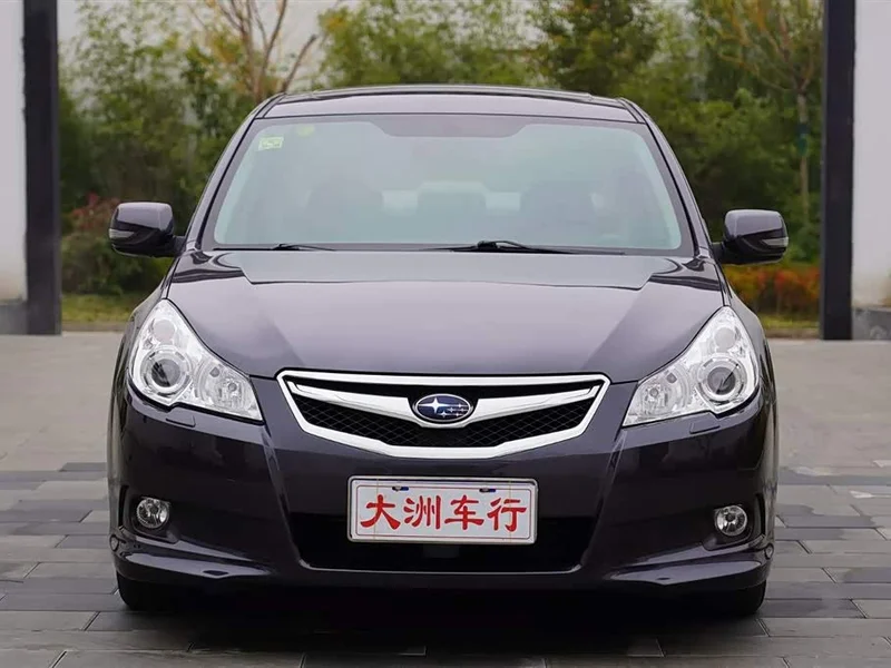 Subaru Legacy — фото 1
