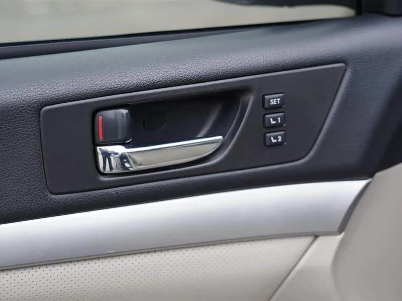 Subaru Legacy — фото 29