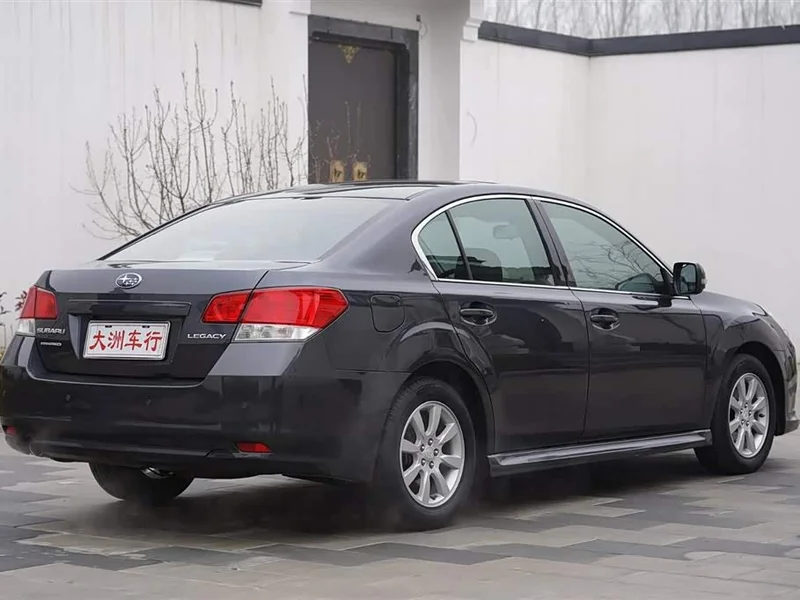 Subaru Legacy — фото 4