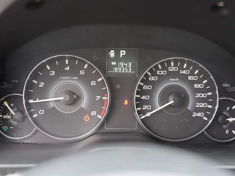 Subaru Legacy — фото 45