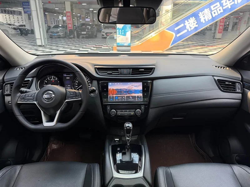 Nissan X-Trail — фото 12