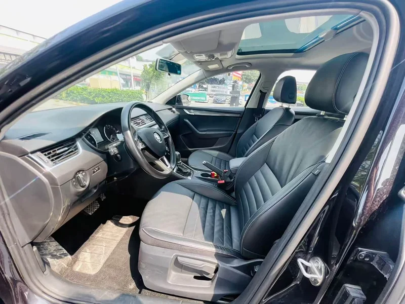 Volkswagen Octavia — фото 7