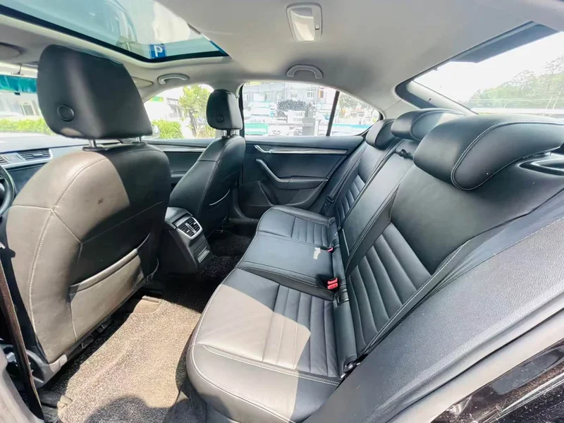 Volkswagen Octavia — фото 8