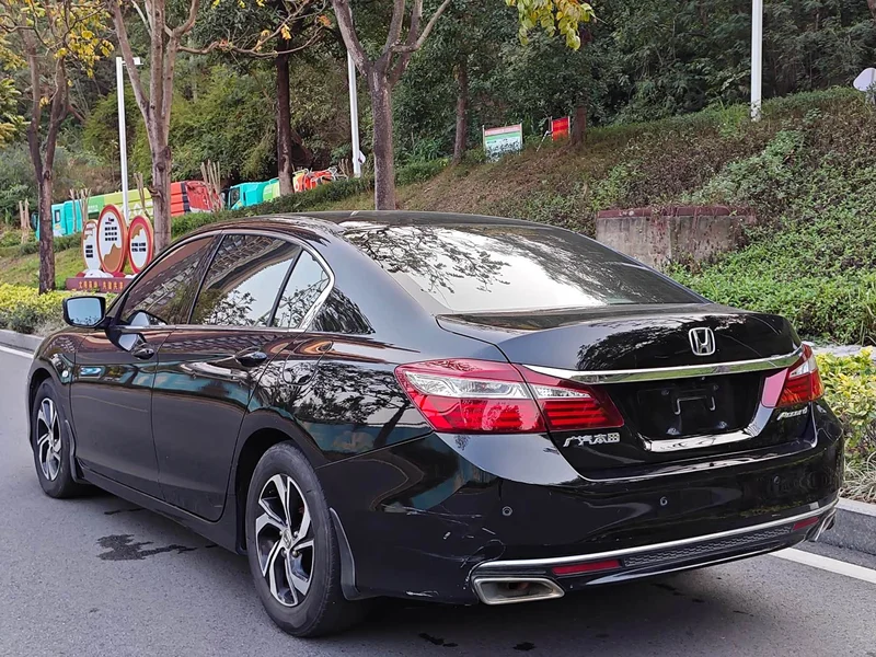 Honda Accord — фото 14