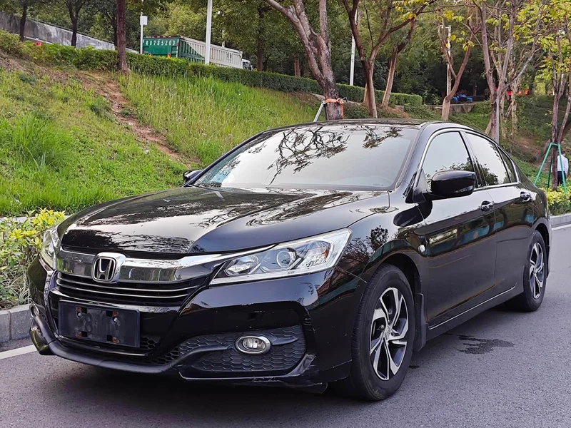 Honda Accord — фото 3